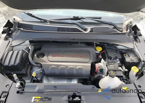 2018 Jeep Compass Latitude z USA, uszkodzony, nr VIN 3C4NJDBB0JT303051